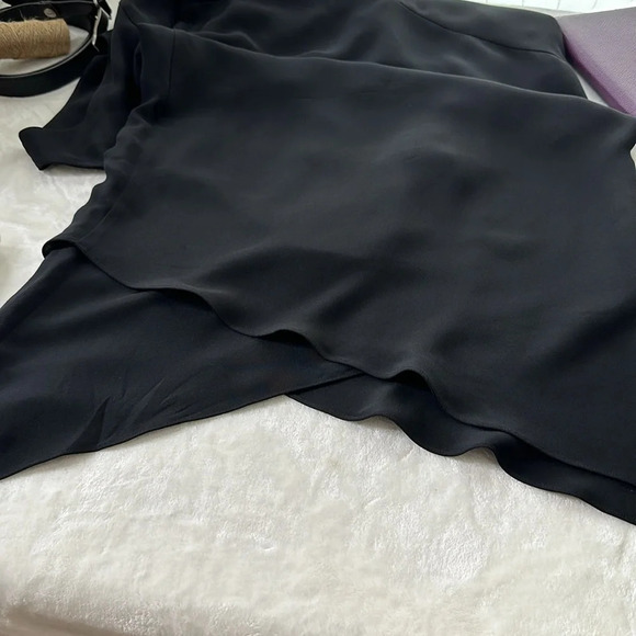 BLOOMINGDALE’S Silk Dress Black Classic Timeless Chic Midi Length, Size 2 - Picture 12 of 16
